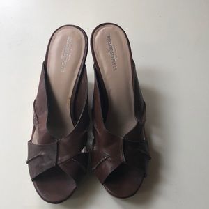 Brown wedge leather sandal